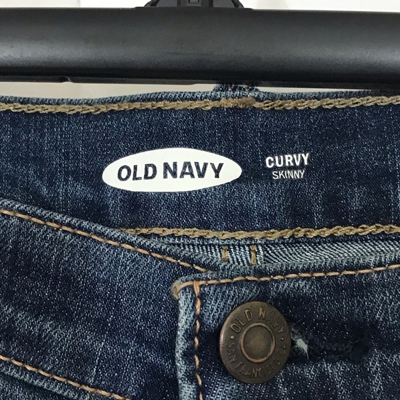 Sz 6 Old Navy Curvy Skinny | Distressed / Ripped | NWT - Picture 4 of 5